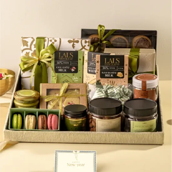 Ivory Luxe New Year Hamper